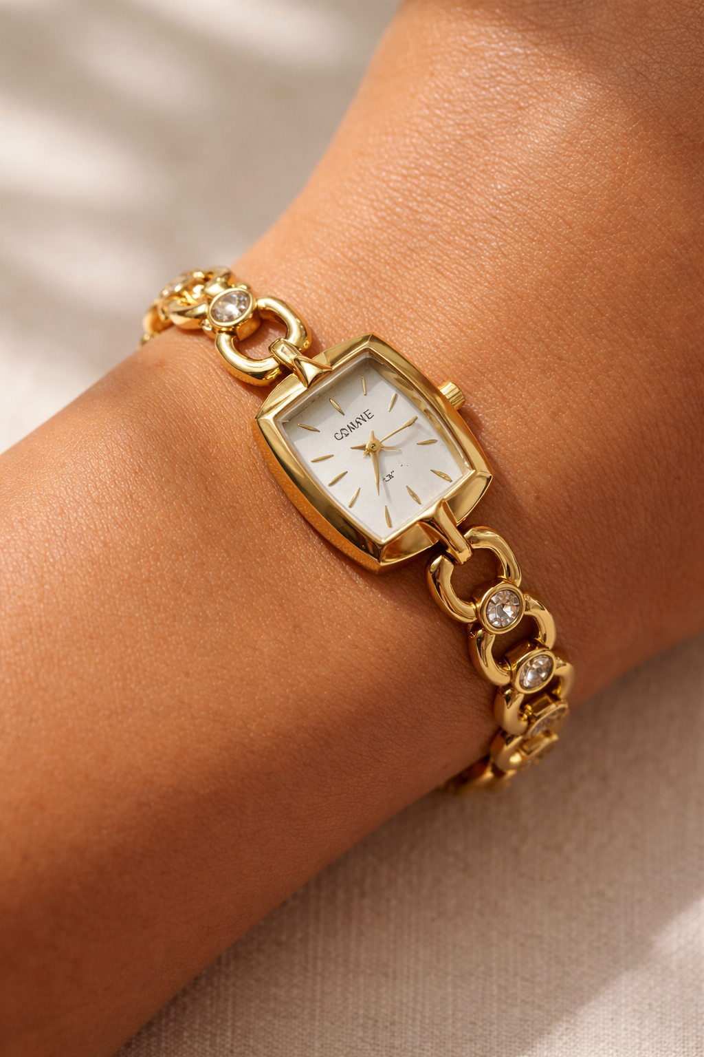 Quartz Diamond Wristwatch - Planet Missy