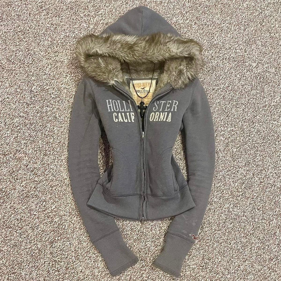 Holister Fur Hoodie - Planet Missy