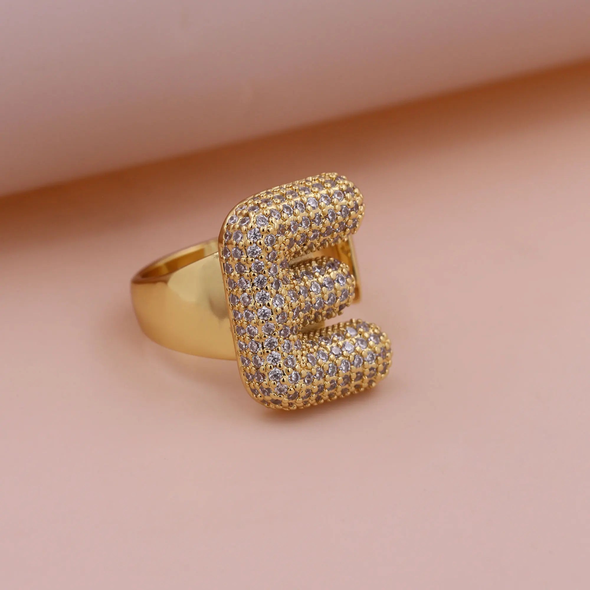 Anillos de letras gruesos