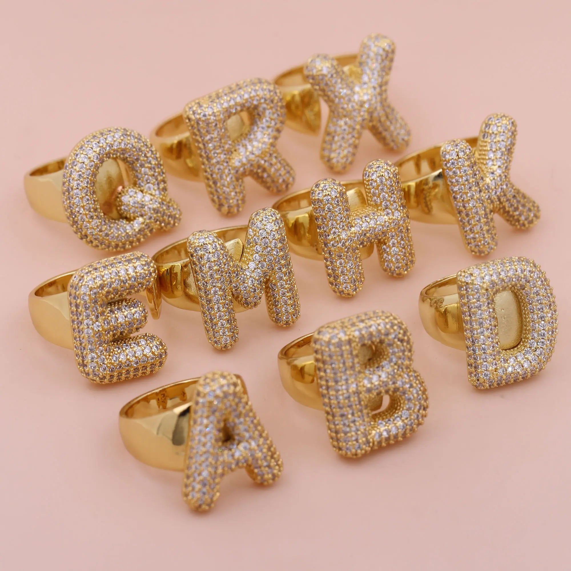 Anillos de letras gruesos