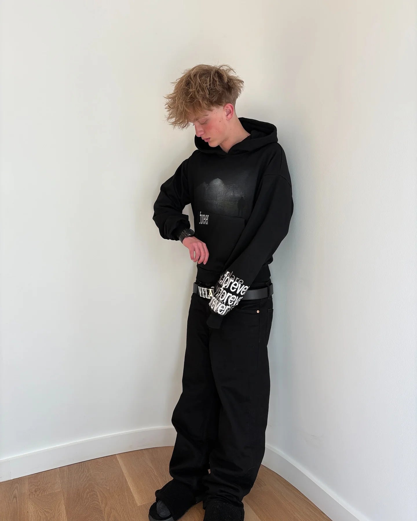 Sudadera Ash World