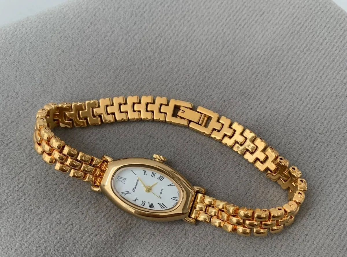 Reloj de pulsera ovalado