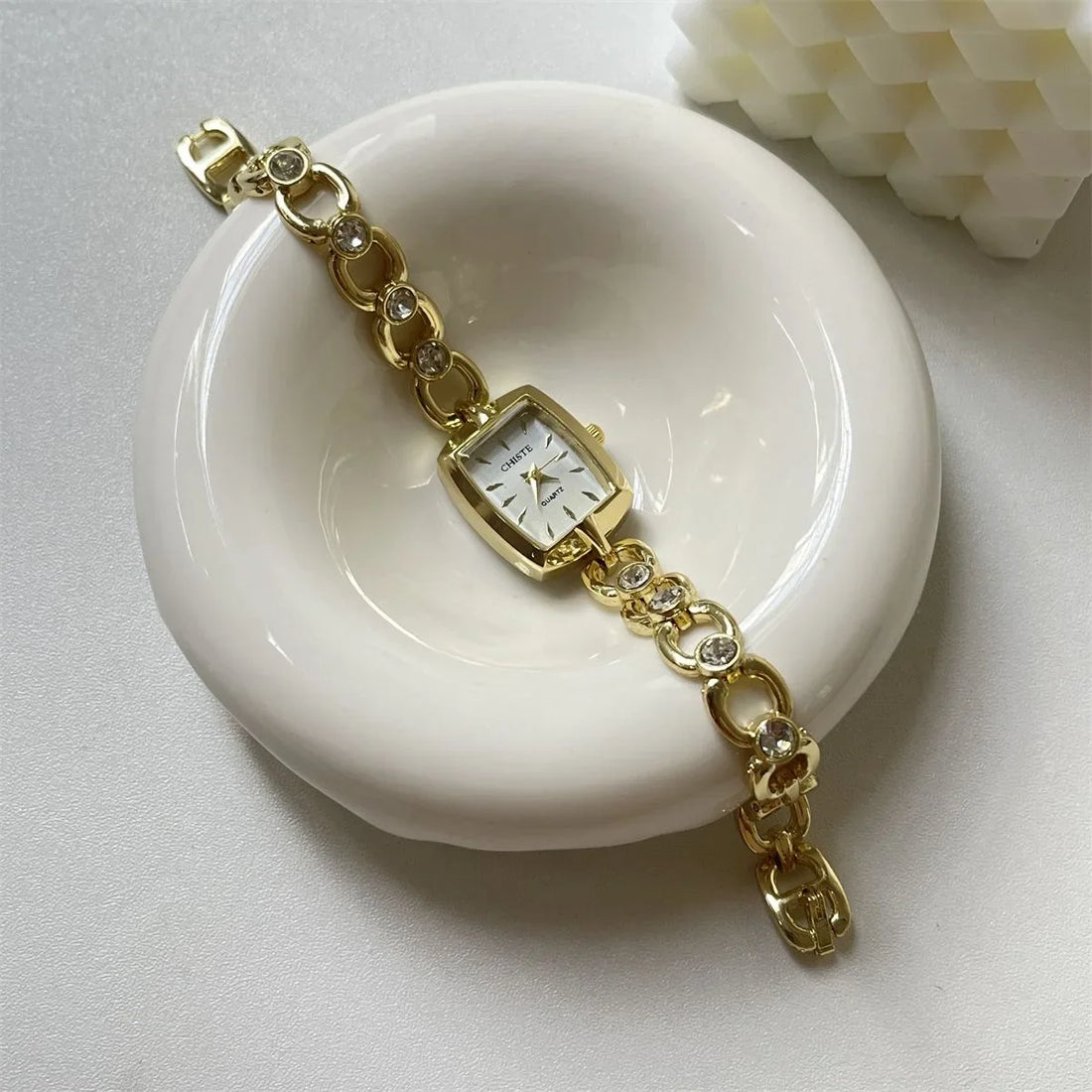 Quartz Diamond Wristwatch - Planet Missy