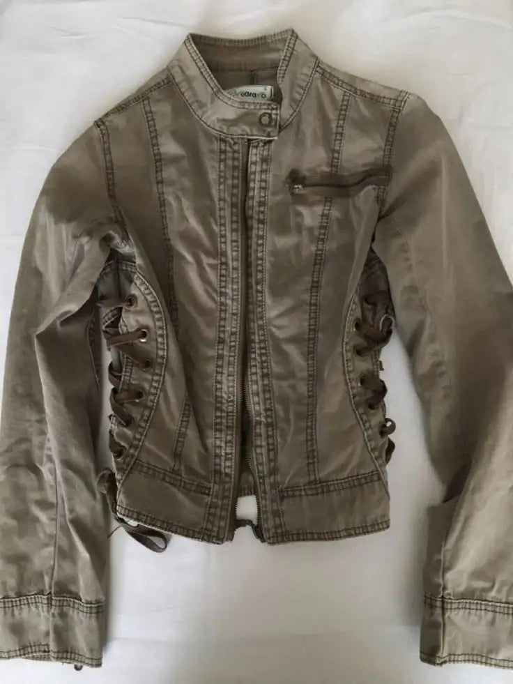 Chaqueta de invierno verde militar con cremallera