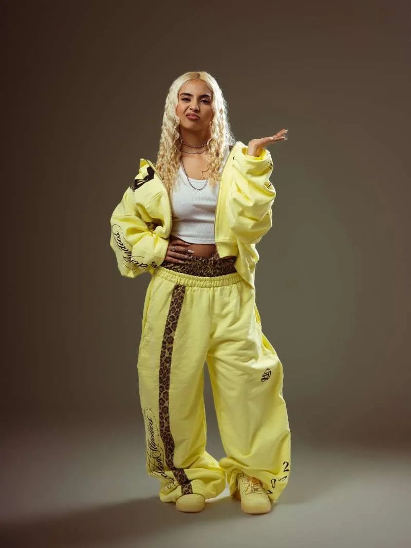 Studio Lounge Hoodie - Planet Missy