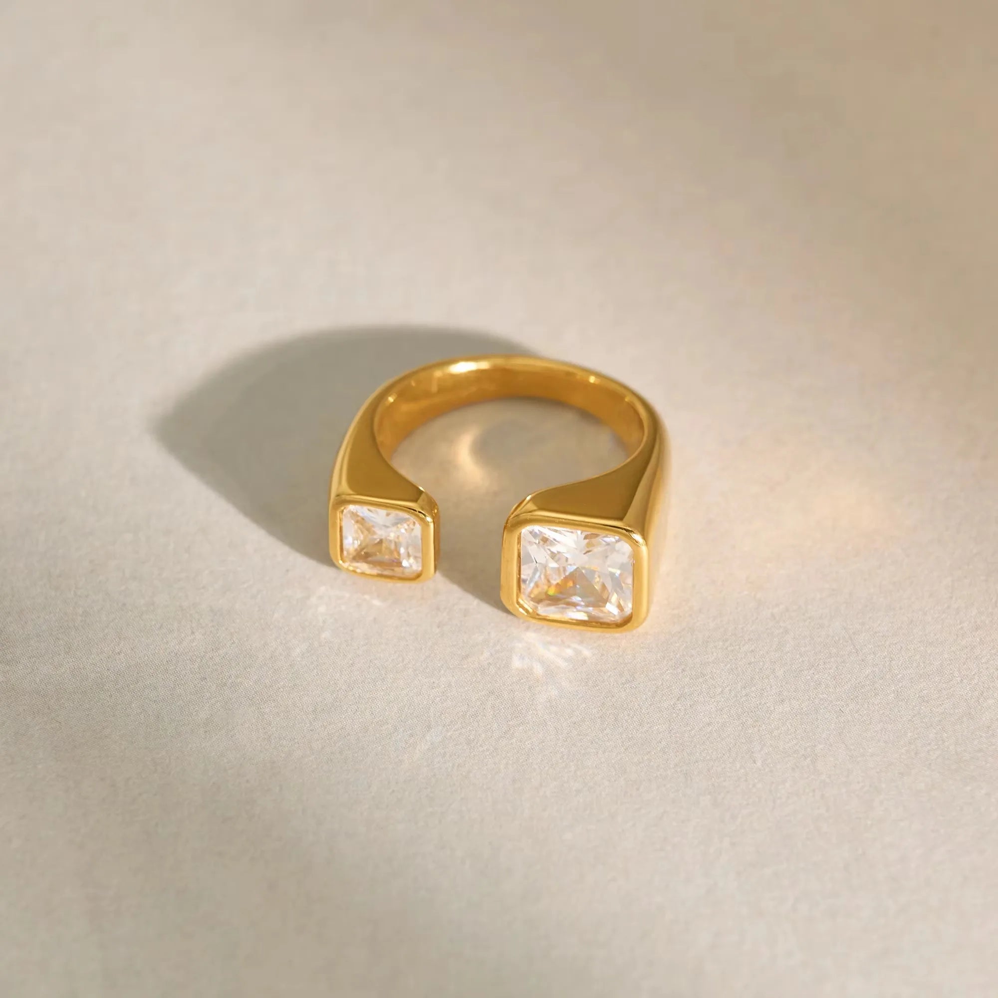 Lupa Ring