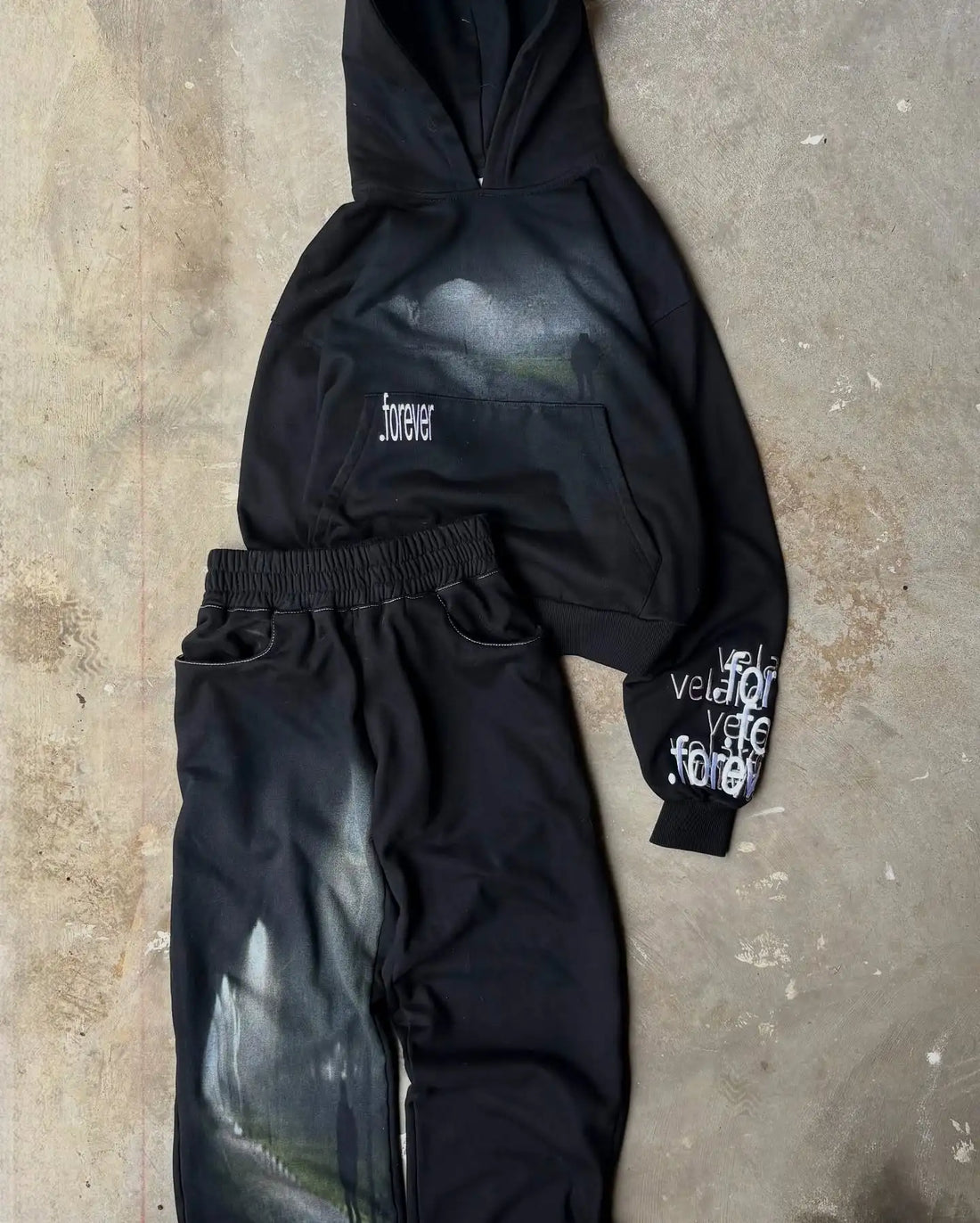 Sudadera Ash World