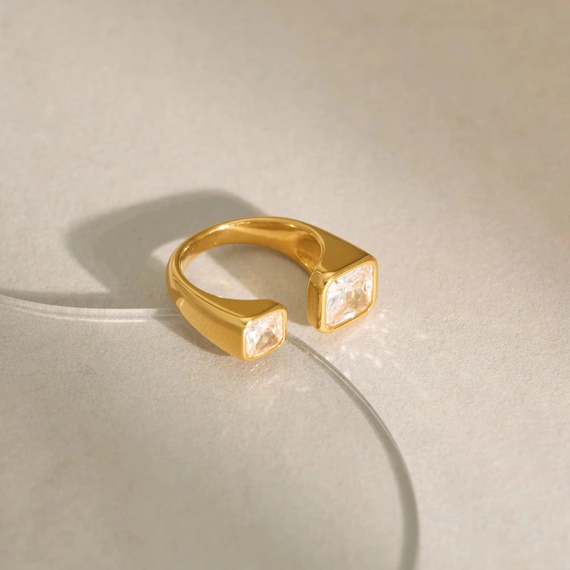 Lupa Ring