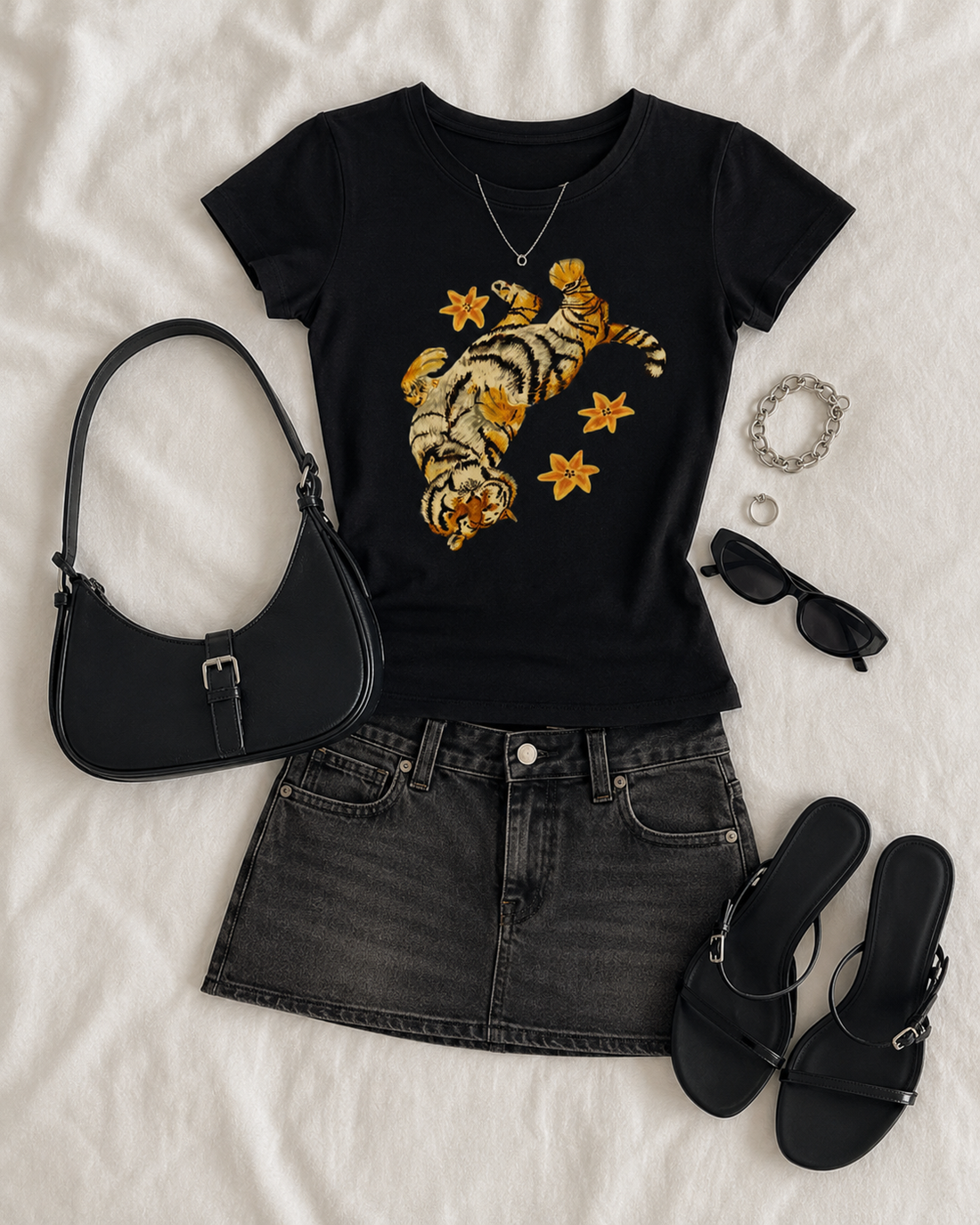 Vintage Y2K Black Tiger & Star Graphic Baby Tee - Short Sleeve Black Top